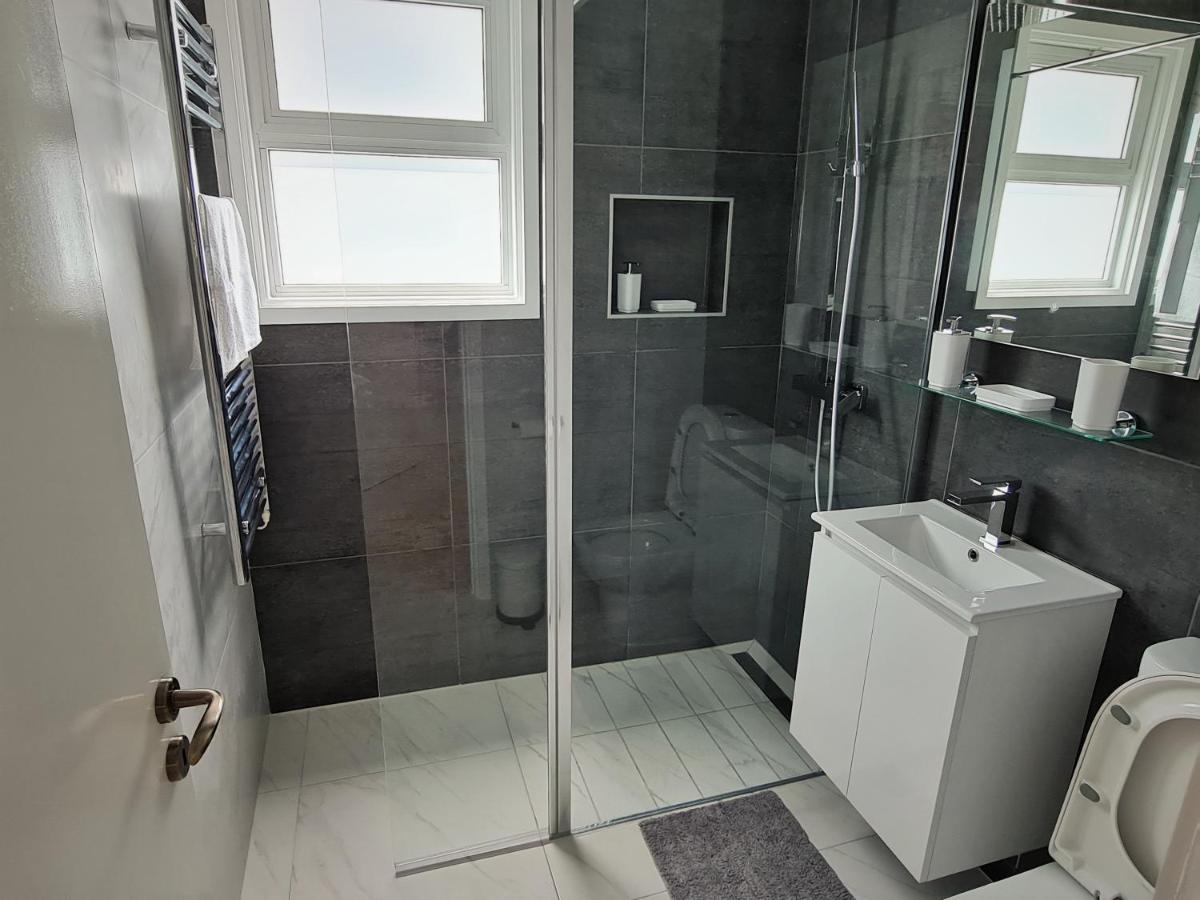 Easystay Two Bedroom Apartment Larnaca Exteriör bild