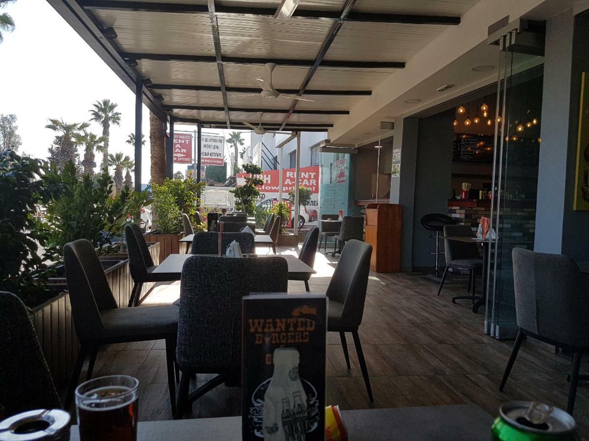 Easystay Two Bedroom Apartment Larnaca Exteriör bild